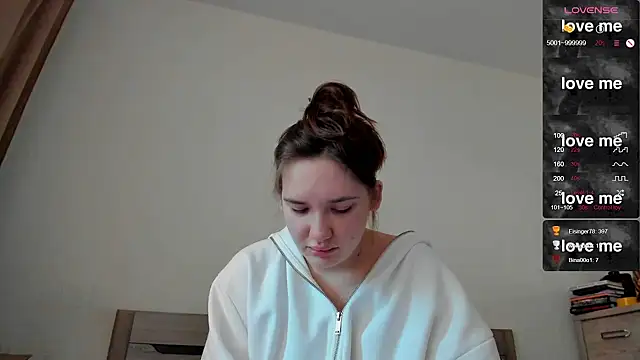 Holly Molii online show from 02-18-25, 08:16