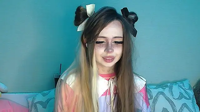 Snapshot of suemeow chatting on 05-07-26, 09:07 suemeow online show from 05-07-26, 09:07