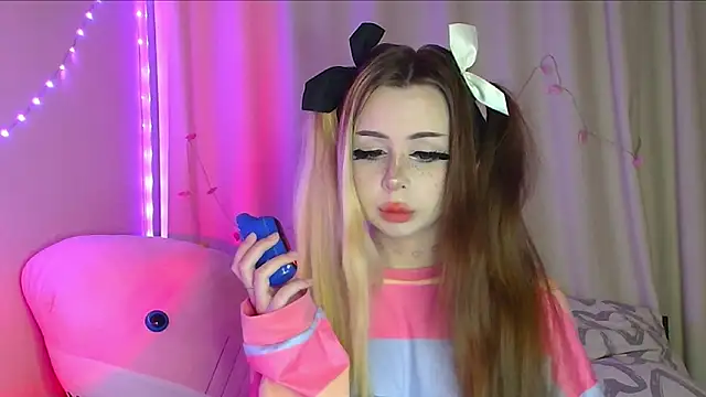 Snapshot of suemeow chatting on 03-16-25, 11:59 suemeow online show from 03-16-25, 11:59