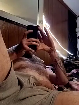 Snapshot of RobStrokes215 chatting on 12-26-24, 10:37 RobStrokes215 online show from 12-26-24, 10:37