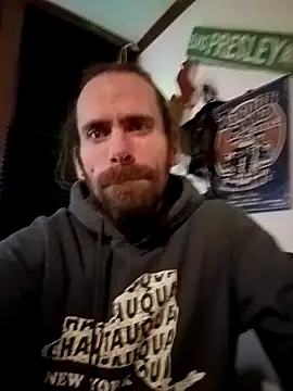 Snapshot of RobStrokes215 chatting on 12-21-24, 02:04 RobStrokes215 online show from 12-21-24, 02:04