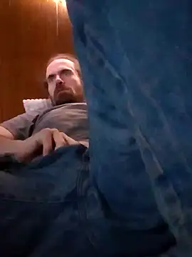 Snapshot of RobStrokes215 chatting on 12-14-24, 04:08 RobStrokes215 online show from 12-14-24, 04:08