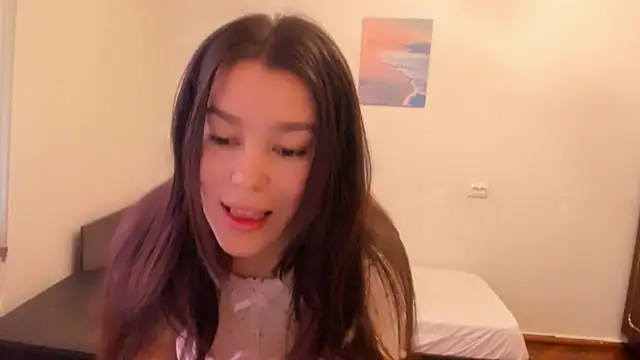 LunaXmii online show from 03-08-25, 05:59