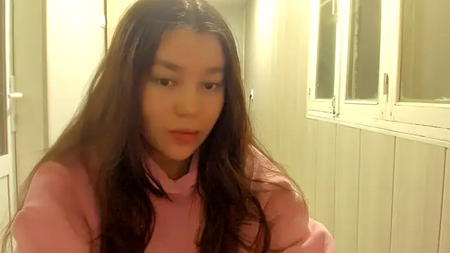 LunaXmii online show from 11-08-25, 06:44