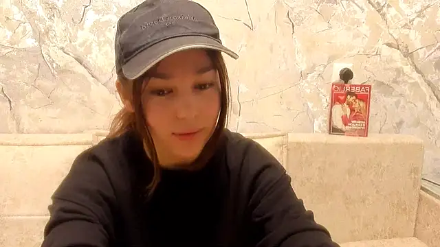 Snapshot of LunaXmii chatting on 04-23-26, 12:17 LunaXmii online show from 04-23-26, 12:17