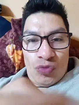 Snapshot of gioarcangel chatting on 02-19-25, 03:39 gioarcangel online show from 02-19-25, 03:39