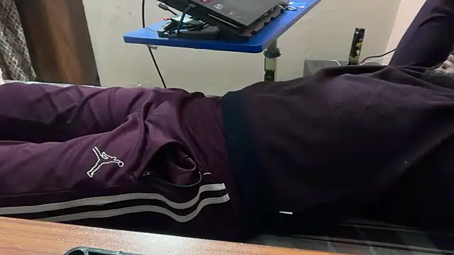 sexyboy09 online show from 10-19-25, 07:49