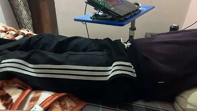 sexyboy09 online show from 10-24-25, 06:34