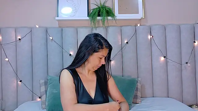 Snapshot of JaylaScott__ chatting on 03-19-26, 11:43 JaylaScott online show from 03-19-26, 11:43