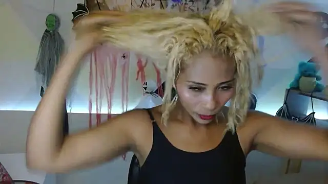 Snapshot of NatashaDormat chatting on 10-13-25, 03:02 NatashaDormat online show from 10-13-25, 03:02