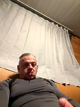 JakubW79 online show from 10-26-25, 06:25