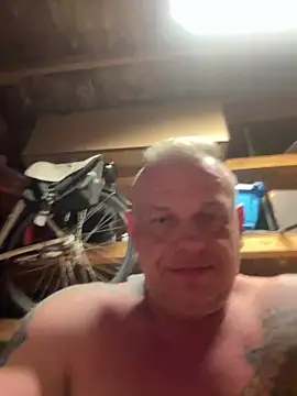 JakubW79 online show from 02-25-25, 07:49