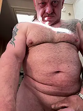 JakubW79 online show from 04-14-26, 02:55