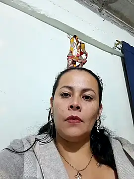 Snapshot of Roussexy_ chatting on 12-13-24, 01:48 Roussexy online show from 12-13-24, 01:48