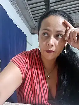 Snapshot of Roussexy_ chatting on 01-14-25, 01:36 Roussexy online show from 01-14-25, 01:36