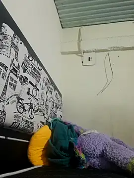 Snapshot of Roussexy_ chatting on 01-03-25, 11:12 Roussexy online show from 01-03-25, 11:12