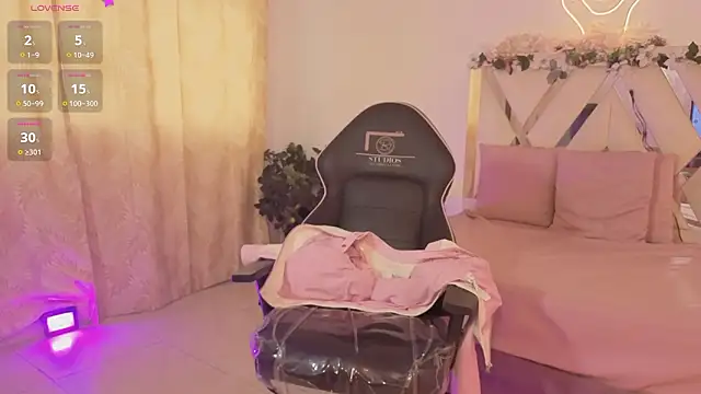 hina tay online show from 02-15-26, 07:24