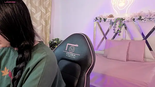 hina tay online show from 03-15-26, 03:24