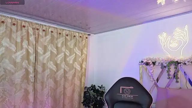 hina tay online show from 02-22-26, 03:09