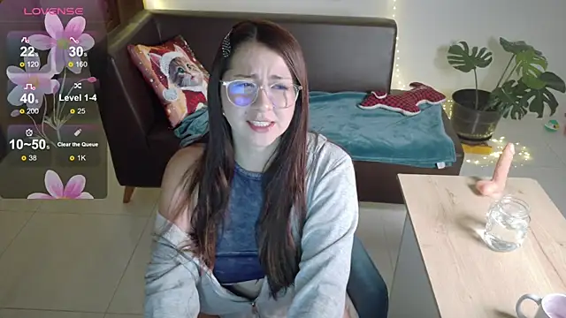 Snapshot of Rachel_t_ chatting on 01-17-25, 05:11 Rachel t online show from 01-17-25, 05:11