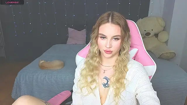 Snapshot of doll_barbieee chatting on 05-11-26, 04:04 doll barbieee online show from 05-11-26, 04:04