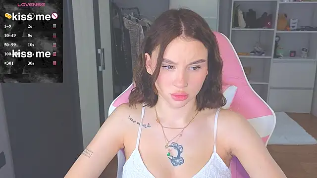 Snapshot of doll_barbieee chatting on 06-28-26, 08:26 doll barbieee online show from 06-28-26, 08:26