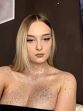 Snapshot of Alisa_Rise chatting on 01-11-26, 01:18 Alisa Rise online show from 01-11-26, 01:18