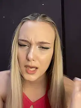 Snapshot of Alisa_Rise chatting on 12-28-24, 08:25 Alisa Rise online show from 12-28-24, 08:25