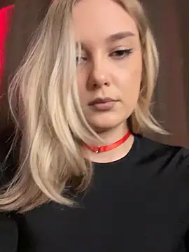 Snapshot of Alisa_Rise chatting on 10-12-25, 02:07 Alisa Rise online show from 10-12-25, 02:07