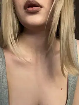 Snapshot of Alisa_Rise chatting on 02-06-26, 02:24 Alisa Rise online show from 02-06-26, 02:24