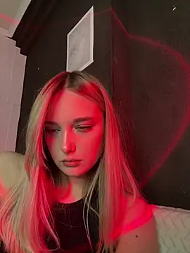 Snapshot of Alisa_Rise chatting on 03-02-25, 10:02 Alisa Rise online show from 03-02-25, 10:02