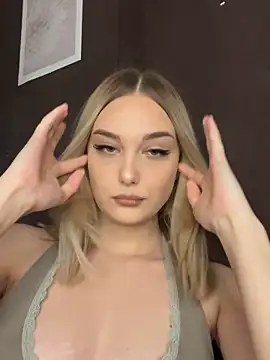 Snapshot of Alisa_Rise chatting on 11-30-25, 02:07 Alisa Rise online show from 11-30-25, 02:07