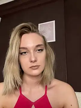 Snapshot of Alisa_Rise chatting on 03-22-25, 10:04 Alisa Rise online show from 03-22-25, 10:04