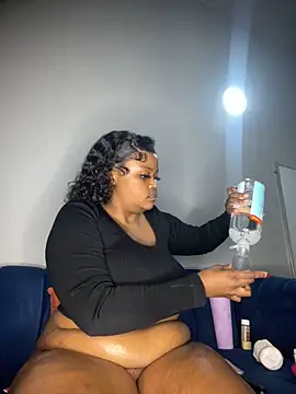 Curveysinaa online show from 09-28-25, 07:10