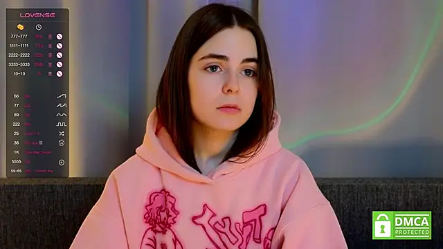 Snapshot of JulianaHaith chatting on 02-08-25, 08:32 JulianaHaith online show from 02-08-25, 08:32