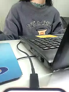 Snapshot of Claire_xixi1 chatting on 12-06-24, 01:35 Claire xixi1 online show from 12-06-24, 01:35