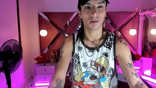 Snapshot of georgie_latin99 chatting on 09-26-25, 02:02 georgie latin99 online show from 09-26-25, 02:02