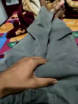 Snapshot of William390 chatting on 01-13-25, 04:08 William390 online show from 01-13-25, 04:08