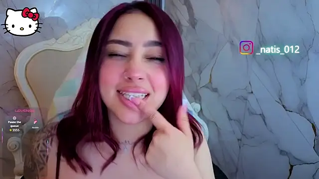 Snapshot of merloth_sub chatting on 04-28-26, 03:27 merloth sub online show from 04-28-26, 03:27