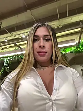 Snapshot of vianca_cruzz chatting on 03-02-25, 02:19 vianca cruzz online show from 03-02-25, 02:19