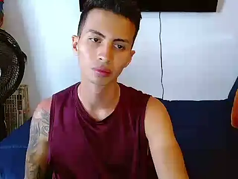 Velk hot online show from 07-15-26, 03:19