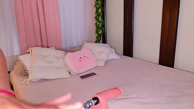 Zafiiro Blue online show from 12-15-25, 12:38