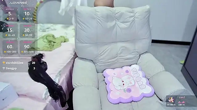 Feifei-cn online show from 03-17-25, 12:35