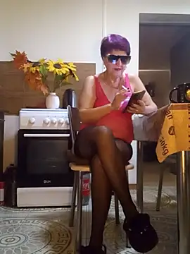 Ely Elenita online show from 11-21-25, 09:41