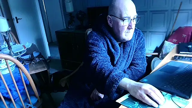 Adamdaddybear online show from 03-12-25, 09:55