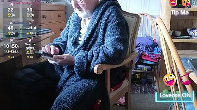 Adamdaddybear online show from 09-22-25, 07:36