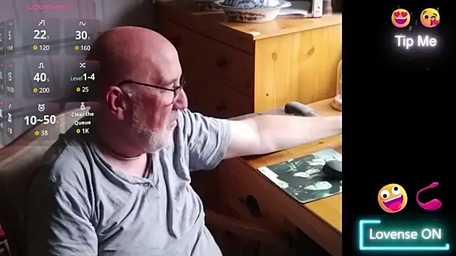 Adamdaddybear online show from 09-10-25, 08:13