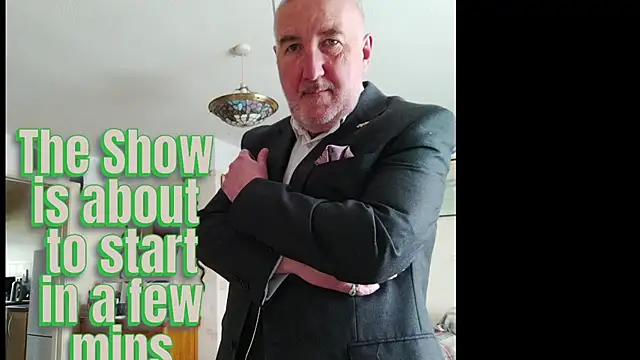 Adamdaddybear online show from 12-17-25, 08:19