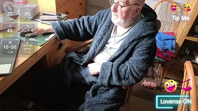 Adamdaddybear online show from 09-14-25, 08:48