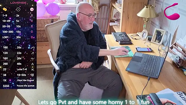 Adamdaddybear online show from 06-17-26, 07:52
